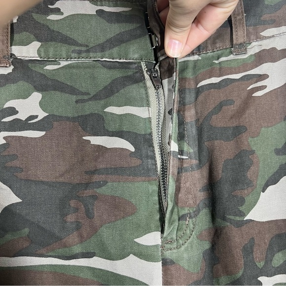 Forever 21 Womens Fatigue Camo Jogger Cargo Pants Size Large Casual - Picture 6 of 10